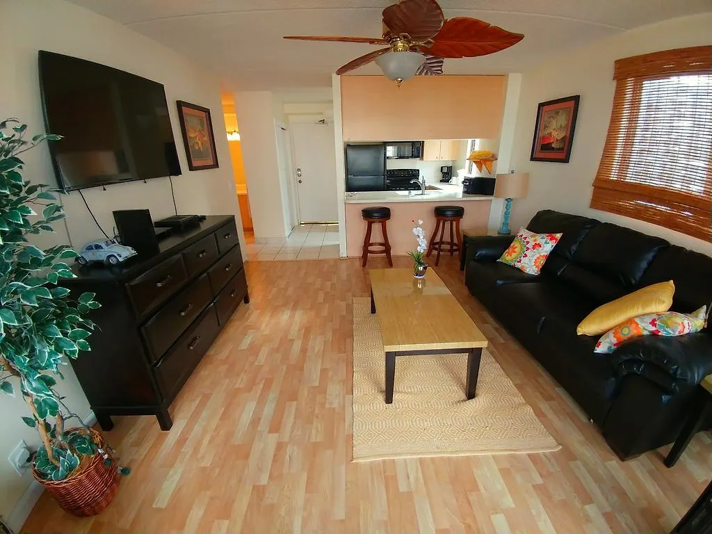 Royal Kuhio - Large 1 Bedroom Apartment location