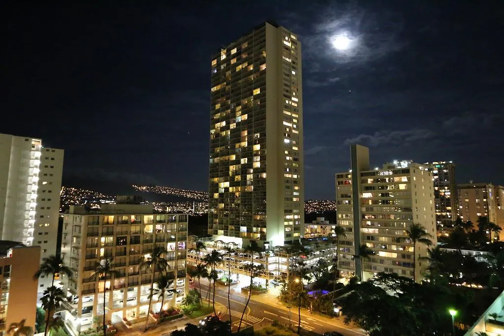 Royal Kuhio - Large 1 Bedroom Apartment
